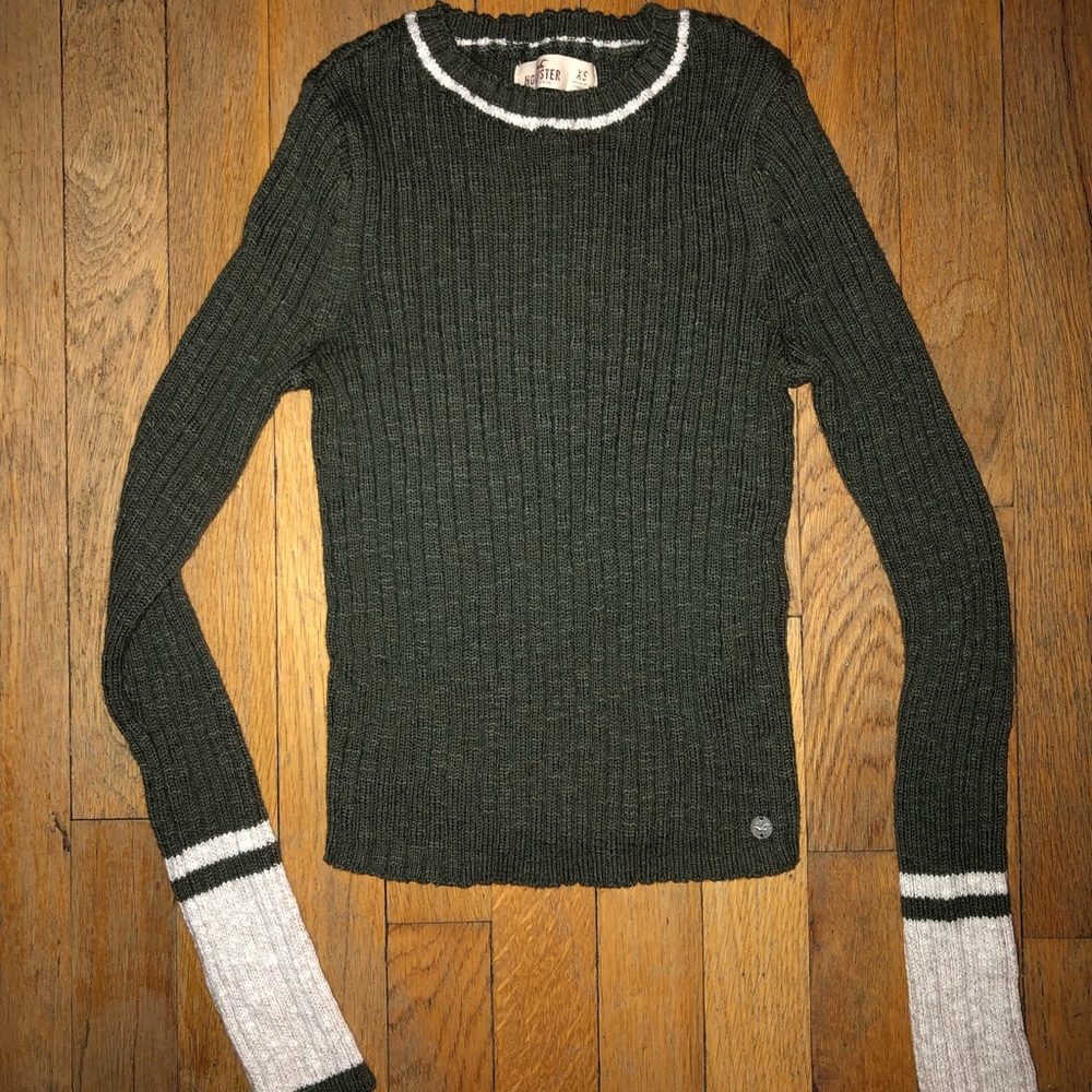 Hollister brand olive fitted sweater size XS